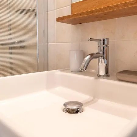 Nice With Balcony And City View Apartment Annecy