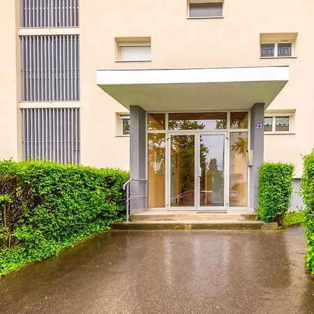 Nice With Balcony And City View Apartment Annecy